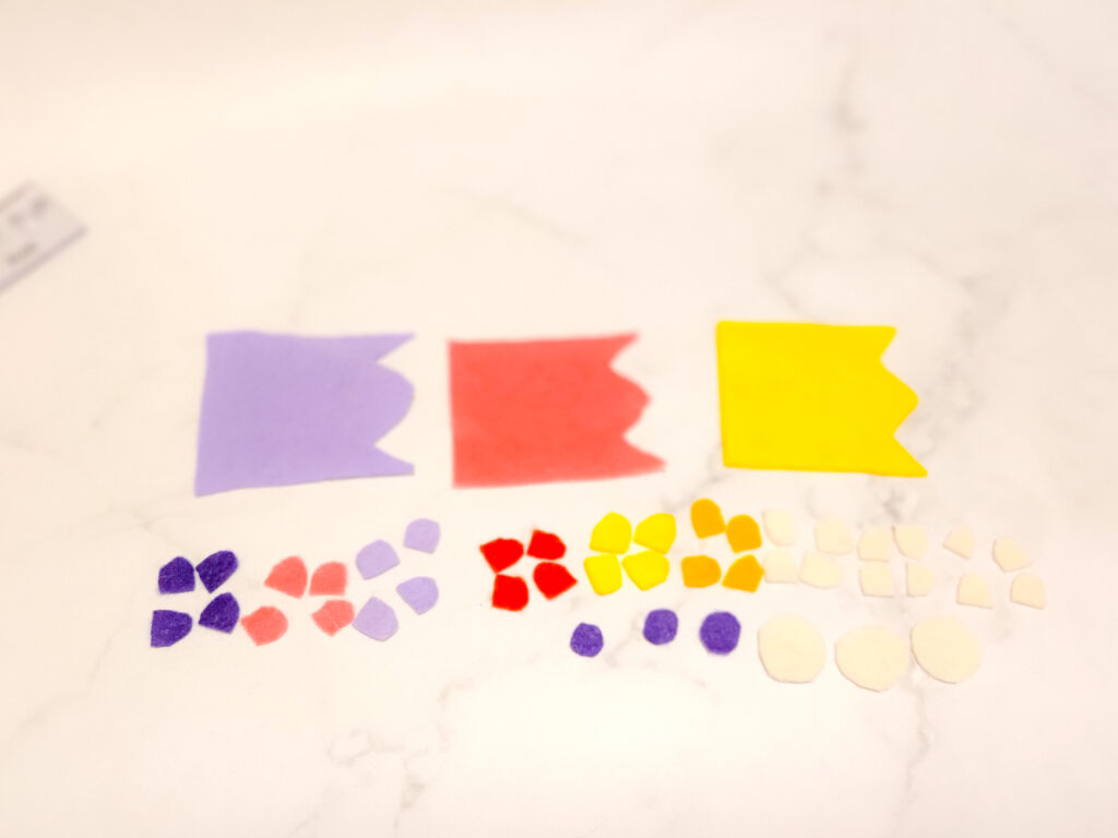 縫わないこいのぼりカット完了