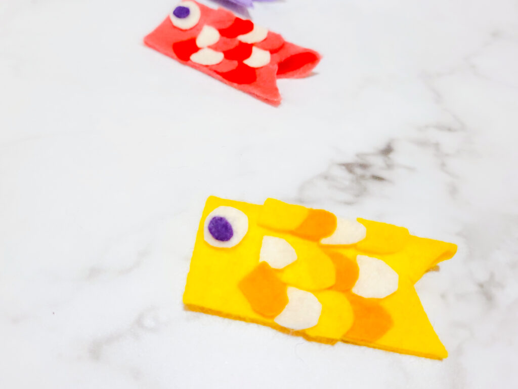 縫わないこいのぼり貼り付け完了