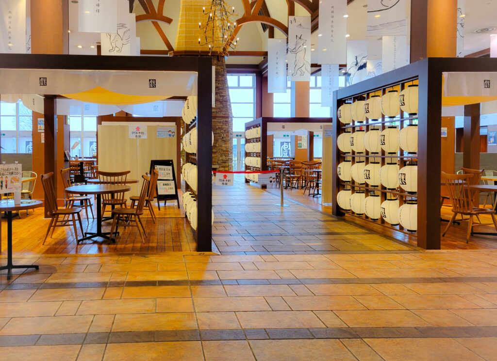 レラ　フードコート2