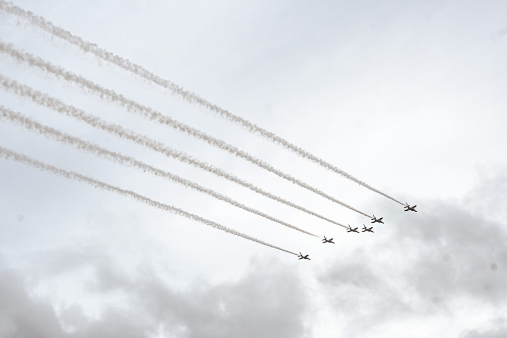 まばたきせずに